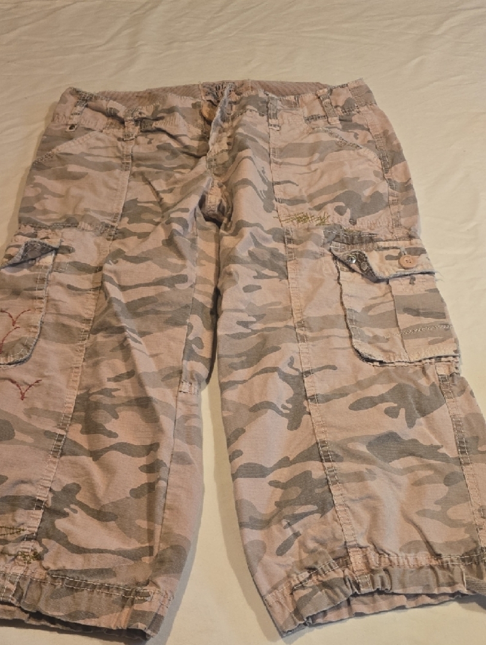 Old Navy Women's Camo Cargo Shorts - Grey And Pink